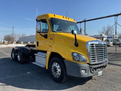 Freightliner Cascadia 125 Day Cab Truck - 475HP, 13 Speed Automatic