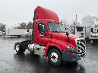 Freightliner Cascadia 125 Single Axle Day Cab Truck - 410HP, 12 Speed Automatic