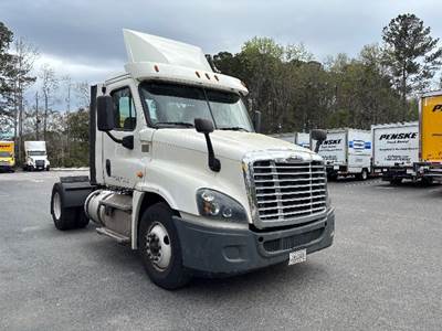 Freightliner Cascadia 125 Single Axle Day Cab Truck - 410HP, 12 Speed Automatic