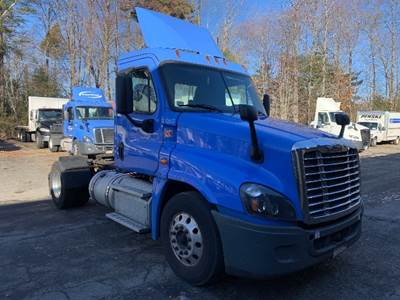 Freightliner Cascadia 125 Single Axle Day Cab Truck - 410HP, 12 Speed Automatic