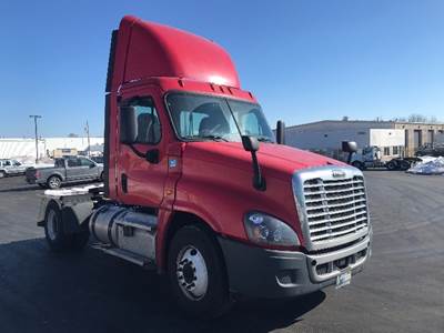 Freightliner Cascadia 125 Single Axle Day Cab Truck - 410HP, 12 Speed Automatic