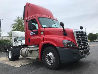 Freightliner Cascadia 125 Single Axle Day Cab Truck - 410HP, 12 Speed Automatic