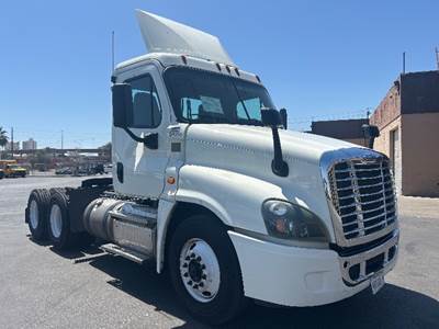Freightliner Cascadia 125 Day Cab Truck - 435HP, 10 Speed Automatic