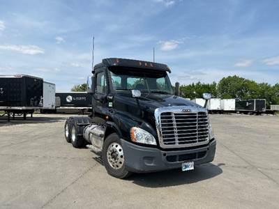 Freightliner Cascadia 125 Day Cab Truck - 455HP, 10 Speed Manual