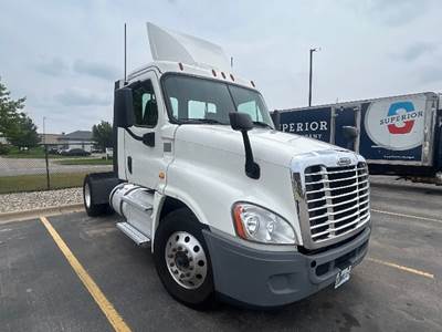 Freightliner Cascadia 125 Single Axle Day Cab Truck - 410HP, 12 Speed Automatic