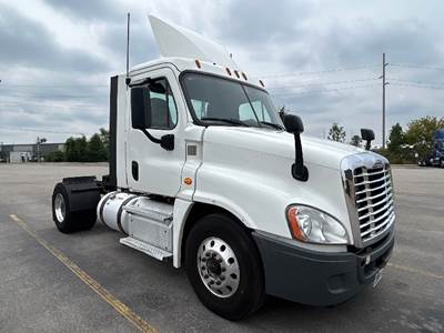 Freightliner Cascadia 125 Single Axle Day Cab Truck - 410HP, 12 Speed Automatic