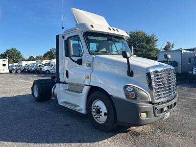 Freightliner Cascadia 125 Single Axle Day Cab Truck - 410HP, 12 Speed Automatic