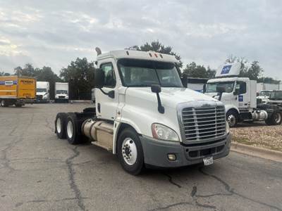 Freightliner Cascadia 125 Day Cab Truck - 435HP