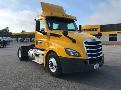 Freightliner Cascadia 126 Single Axle Day Cab Truck - 410HP, 12 Speed Automatic