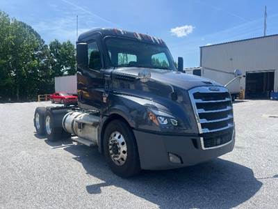 Freightliner Cascadia 126 Day Cab Truck - 455HP, 12 Speed Automatic