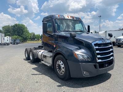 Freightliner Cascadia 126 Day Cab Truck - 455HP, 12 Speed Automatic