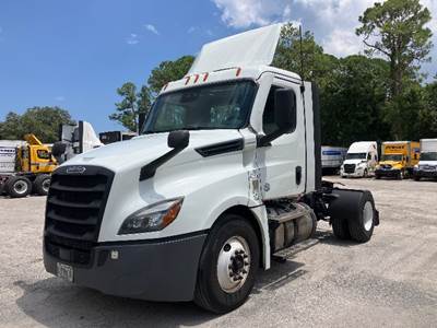 Freightliner Cascadia 126 Single Axle Day Cab Truck - 410HP, 12 Speed Automatic