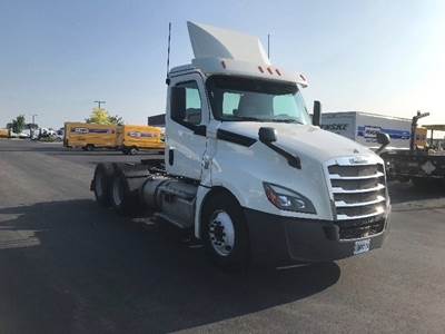 Freightliner Cascadia 126 Day Cab Truck - 435HP, 12 Speed Automatic