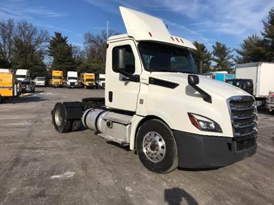 Freightliner Cascadia 126 Single Axle Day Cab Truck - 410HP, 12 Speed Automatic