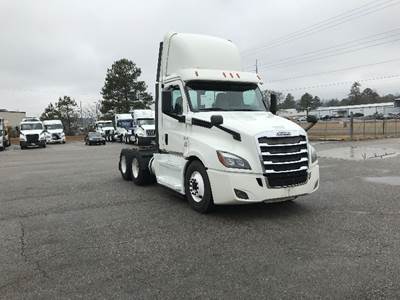 Freightliner Cascadia 126 Day Cab Truck - 455HP, 12 Speed Automatic