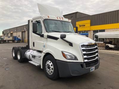 Freightliner Cascadia 126 Day Cab Truck - 435HP, 12 Speed Automatic