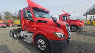 Freightliner Cascadia 126 Day Cab Truck - 450HP, 12 Speed Automatic