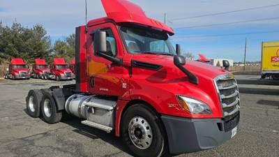 Freightliner Cascadia 126 Day Cab Truck - 450HP, 12 Speed Automatic