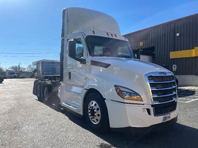Freightliner Cascadia 126 Day Cab Truck - 455HP, 12 Speed Automatic