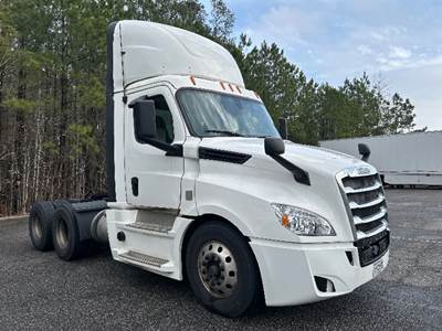 Freightliner Cascadia 126 Day Cab Truck - 455HP, 12 Speed Automatic
