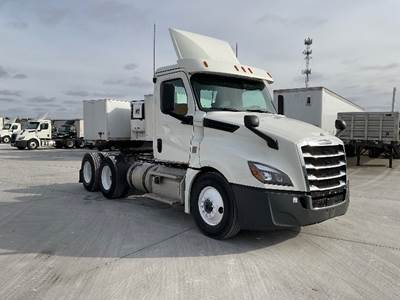 Freightliner Cascadia 126 Day Cab Truck - 435HP, 12 Speed Automatic