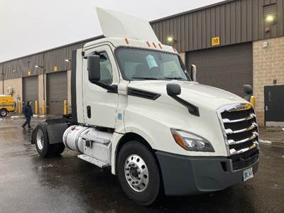 Freightliner Cascadia 126 Single Axle Day Cab Truck - 410HP, 12 Speed Automatic
