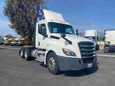 Freightliner Cascadia 126 Day Cab Truck - 435HP, 12 Speed Automatic