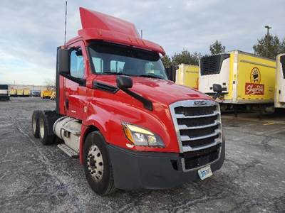 Freightliner Cascadia 126 Day Cab Truck - 450HP, 12 Speed Automatic
