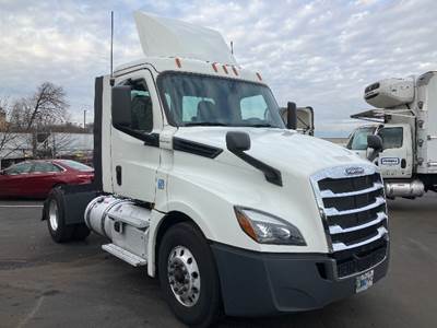 Freightliner Cascadia 126 Single Axle Day Cab Truck - 410HP, 12 Speed Automatic