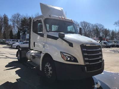 Freightliner Cascadia 126 Single Axle Day Cab Truck - 410HP, 12 Speed Automatic
