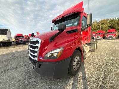 Freightliner Cascadia 126 Day Cab Truck - 450HP, 12 Speed Automatic