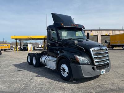 Freightliner Cascadia 126 Day Cab Truck - 435HP, 12 Speed Automatic