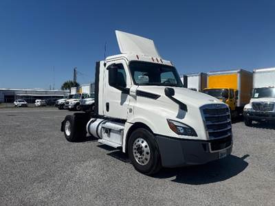 Freightliner Cascadia 126 Single Axle Day Cab Truck - 410HP, 12 Speed Automatic