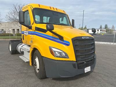 Freightliner Cascadia 126 Single Axle Day Cab Truck - 410HP, 12 Speed Automatic