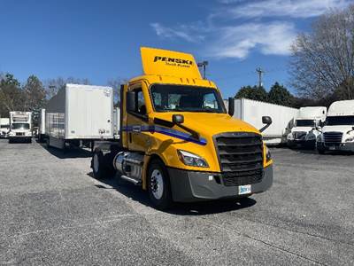 Freightliner Cascadia 126 Single Axle Day Cab Truck - 410HP, 12 Speed Automatic