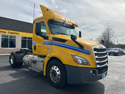 Freightliner Cascadia 126 Single Axle Day Cab Truck - 410HP, 12 Speed Automatic
