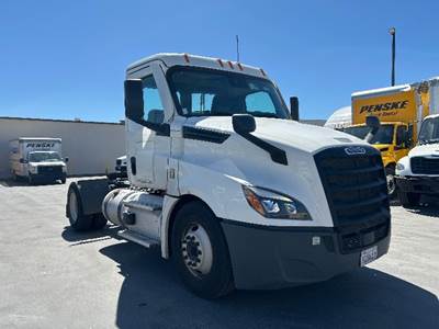 Freightliner Cascadia 126 Single Axle Day Cab Truck - 410HP, 12 Speed Automatic