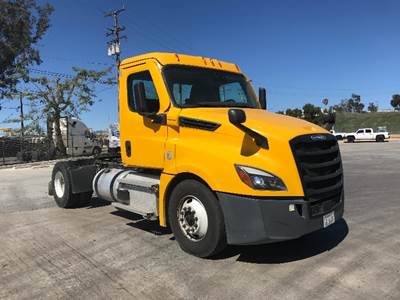 Freightliner Cascadia 126 Single Axle Day Cab Truck - 410HP, 12 Speed Automatic
