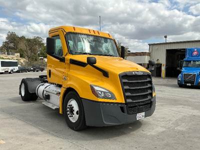 Freightliner Cascadia 126 Single Axle Day Cab Truck - 410HP, 12 Speed Automatic