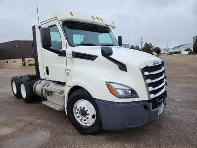 Freightliner Cascadia 126 Day Cab Truck - 435HP, 12 Speed Automatic