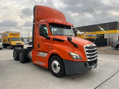 Freightliner Cascadia 126 Day Cab Truck - 400HP, 12 Speed Automatic