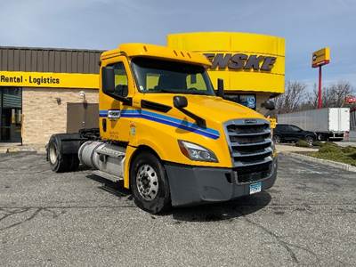 Freightliner Cascadia 126 Single Axle Day Cab Truck - 410HP, 12 Speed Automatic