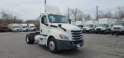 Freightliner Cascadia 126 Single Axle Day Cab Truck - 410HP, 12 Speed Automatic