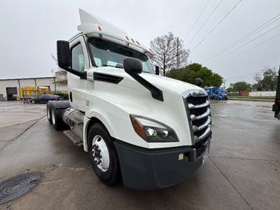 Freightliner Cascadia 126 Day Cab Truck - 435HP, 12 Speed Automatic
