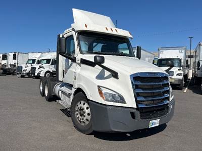 Freightliner Cascadia 126 Day Cab Truck - 435HP, 10 Speed Manual