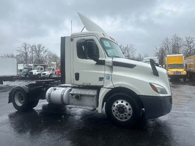 Freightliner Cascadia 126 Single Axle Day Cab Truck - 410HP, 12 Speed Automatic