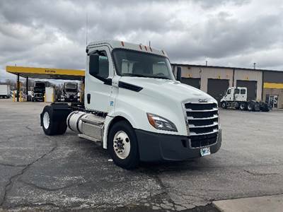 Freightliner Cascadia 126 Single Axle Day Cab Truck - 410HP, 12 Speed Automatic