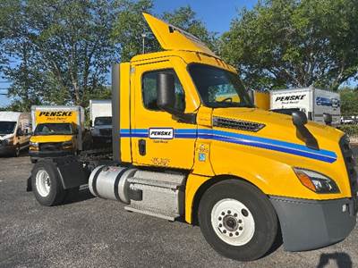 Freightliner Cascadia 126 Single Axle Day Cab Truck - 410HP, 12 Speed Automatic