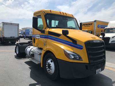 Freightliner Cascadia 126 Single Axle Day Cab Truck - 410HP, 12 Speed Automatic