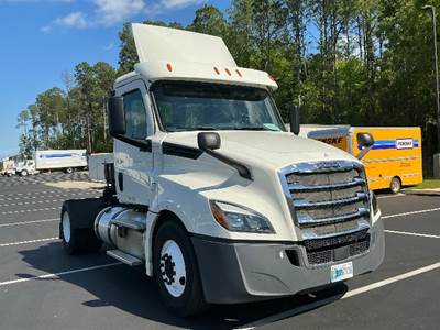 Freightliner Cascadia 126 Single Axle Day Cab Truck - 410HP, 12 Speed Automatic